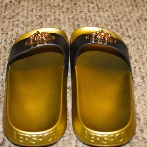 NEVER WORE VERSACE SLIDES